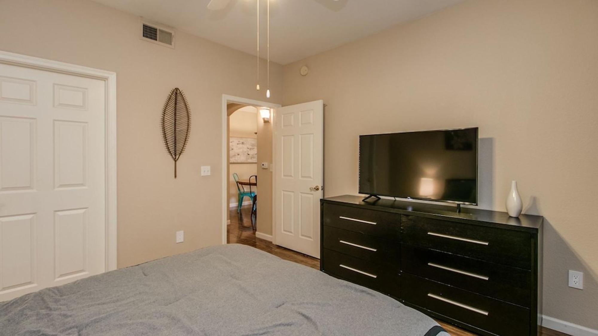 Cozy 1-bdrm Next To Pool *